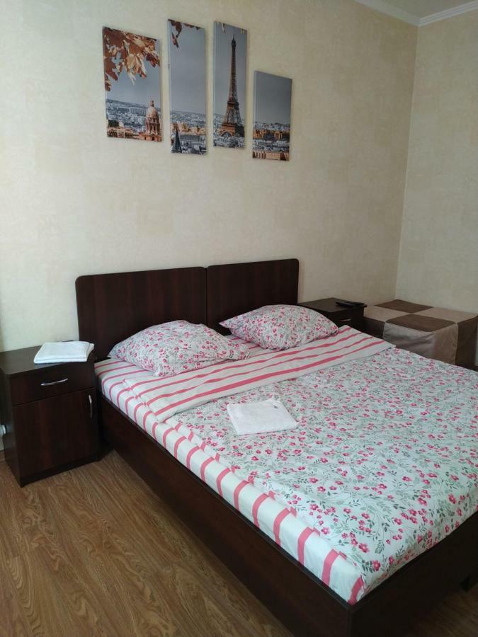 Volodarsky Apartment Charkov Buitenkant foto